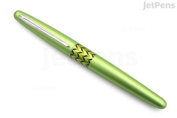 A green marble-patterned Pilot Metropolitan Retro Pop fountain pen with a medium nib, shown closed on a white background.