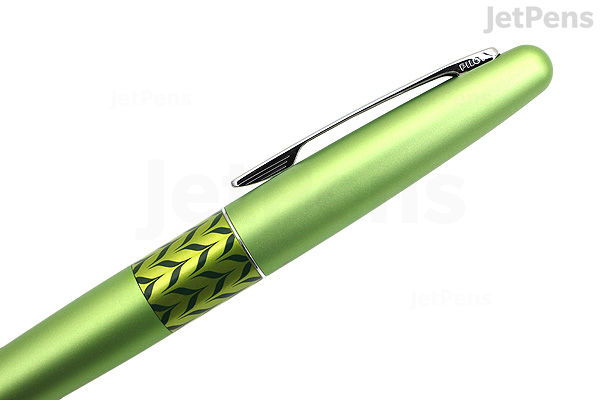 Green marble-patterned Pilot Metropolitan Retro Pop fountain pen with a fine nib, shown capped and angled slightly to the right.