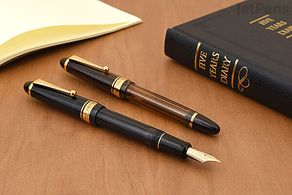 Pilot Custom 3 Fountain Pen Smoke Black 14k Medium Nib Jetpens Pilot Custom 3 Fountain Pen Smoke Black 14k Medium Nib Jetpens