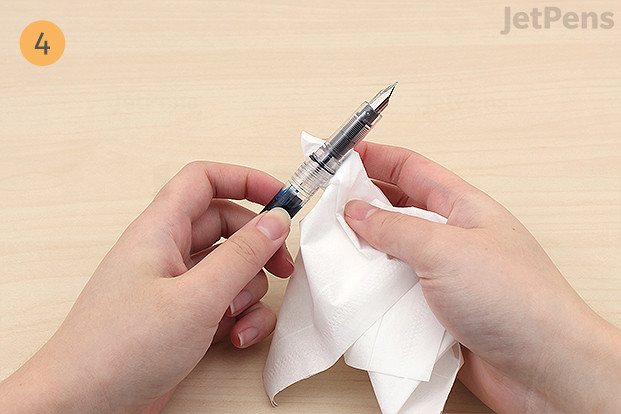 Limpiar la junta del exceso de grasa de silicona