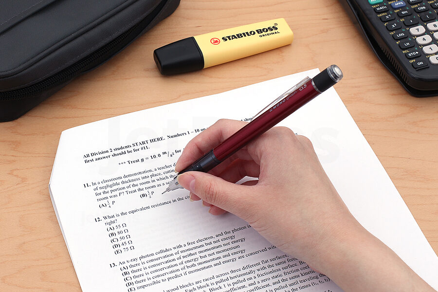 Active studying with a practice test