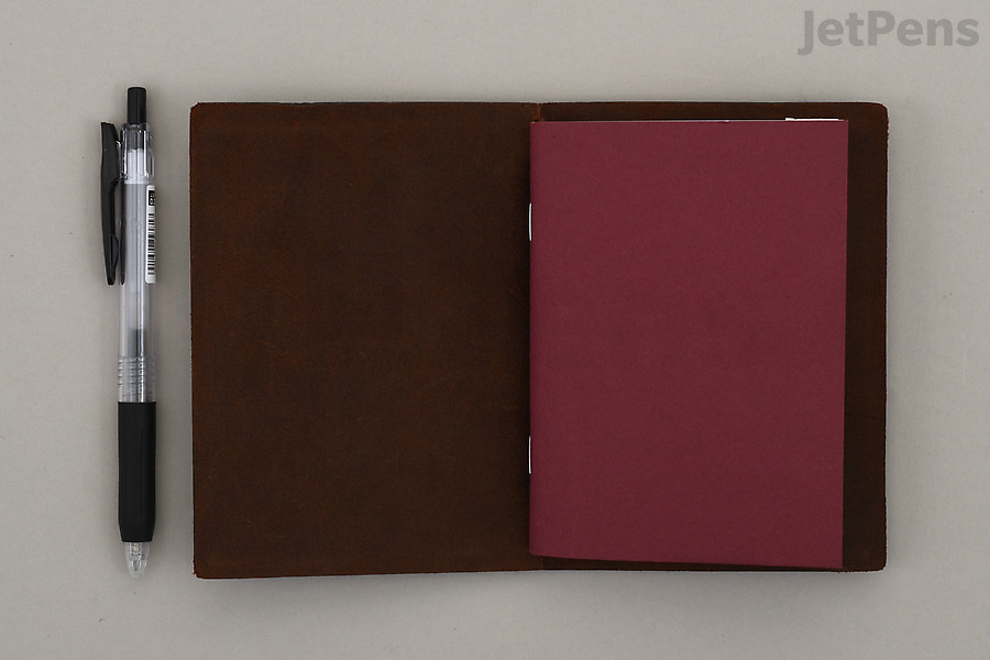 TRAVELER’S COMPANY TRAVELER’S notebook Weekly Planner Refill size. Cover may vary.