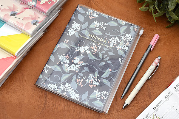 My Calligraphy Practice Paper. 8.5 x 11 - 120 Pages: Amazing Flowers  Pattern. Practice Your Handwriting and Improve Your Penmanship. Purple  Flowers (Paperback)