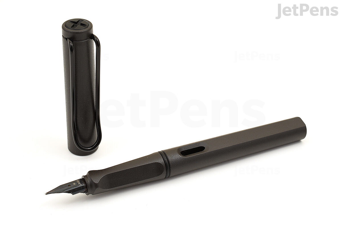 niettemin ik ben gelukkig herstel LAMY Safari Fountain Pen - Charcoal Black - Extra Fine Nib | JetPens
