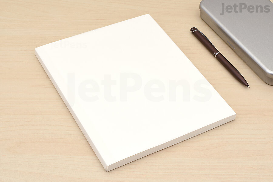 The MD Cotton Notebook uses Midori's premium paper and can even be used as a sketchbook.