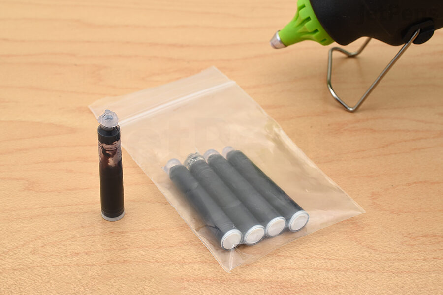 Scrapbook Quick Dry Glue Pen, Glue pens for Crafting, Adhesive Glue Pens  Crafting Fabric Pen Liquid Glue Pen, Portable Button Dispensing Pen, Craft