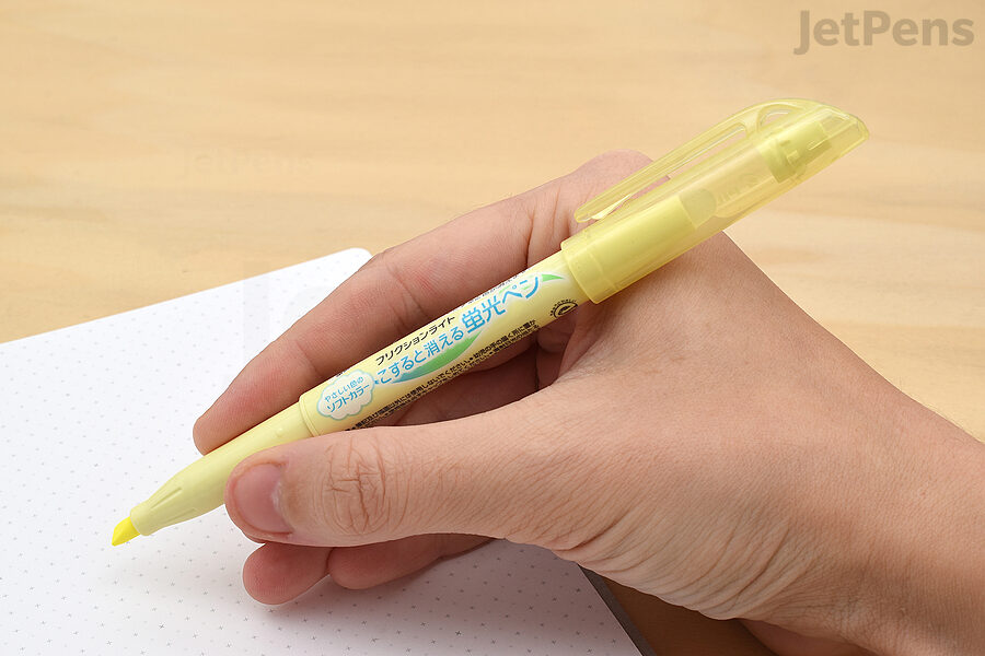 FriXion Light Highlighters add a pop of color to notes.