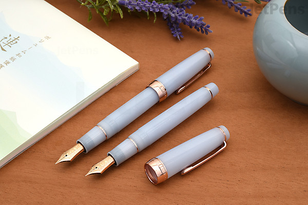 Sailor Pro Gear Fountain Pen - Every Rose Has Its Thorn (Ivory / Rose Gold) - 21k Medium - Limited Edition - SAILOR 11-8674-421 Sailor Pro Gear Fountain Pen - Every Rose Has Its Thorn (Ivory / Rose Gold) - 21k Medium - Limited Edition - SAILOR 11-8674-421