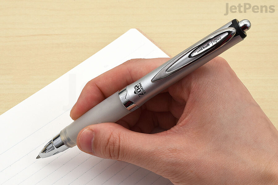 Uni-ball Signo Broad Gel Pen - Silver Ink - Japanese Kawaii Pen Shop -  Cutsy World