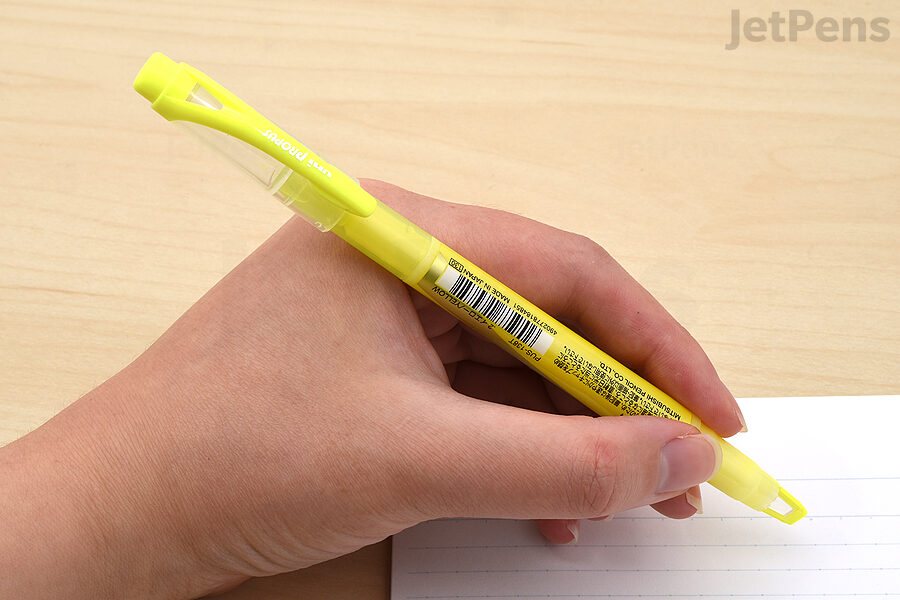 The Uni Propus Window Q-Dry Highlighter dries almost instantly.