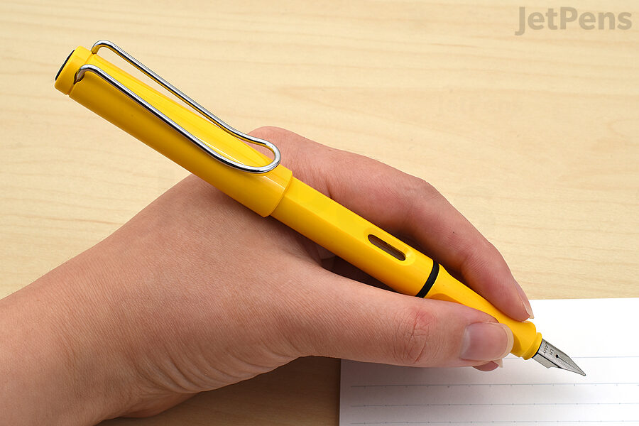 The LAMY Safari’s Left-Handed Nib has a slightly oblique tip designed for the angle used by many left-handed writers.