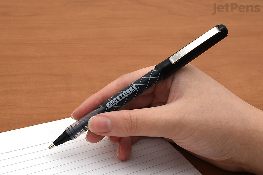 The OHTO Fude Ball Rollerball Pen has a juicy 1.5 mm tip that makes sure your writing is boldly visible.
