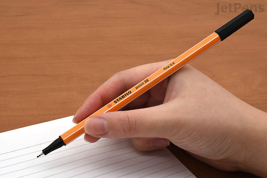 The Stabilo Point 88 Fineliner Pen features a 0.4 mm tip that works well for writing and sketching.