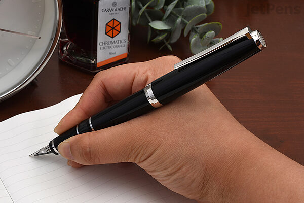 voor naald bekken Pilot Metal Falcon Fountain Pen - Black - Rhodium Trim - Soft Fine Nib |  JetPens