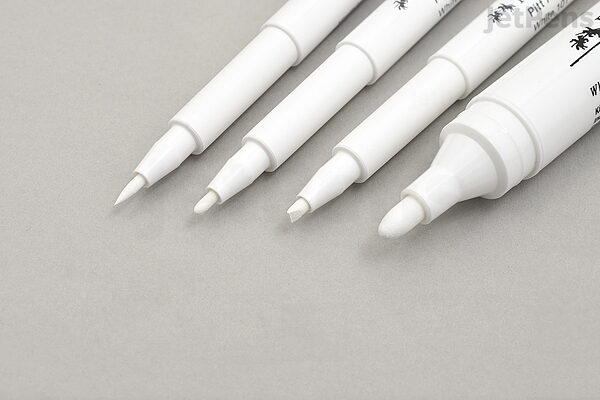Faber-Castell Pitt Artist Pens Essential Set - 4 Black Markers, Variety of  Nibs