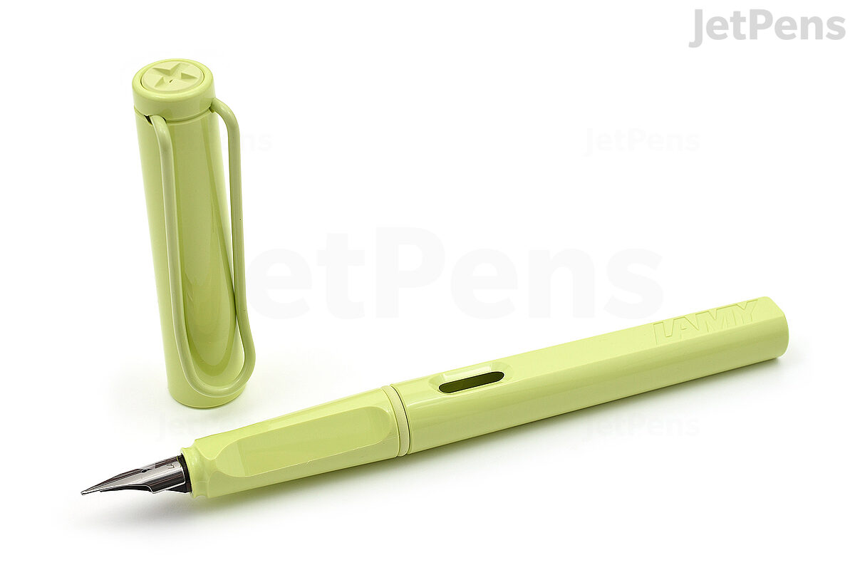repetitie Uitstekend slepen LAMY Safari Fountain Pen - Spring Green - Extra Fine Nib - Limited Edition  | JetPens