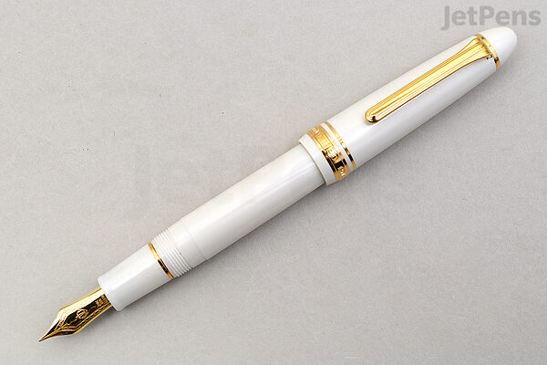 Pen Review: White Pen Comparison: Sailor Mini Correction Pen and