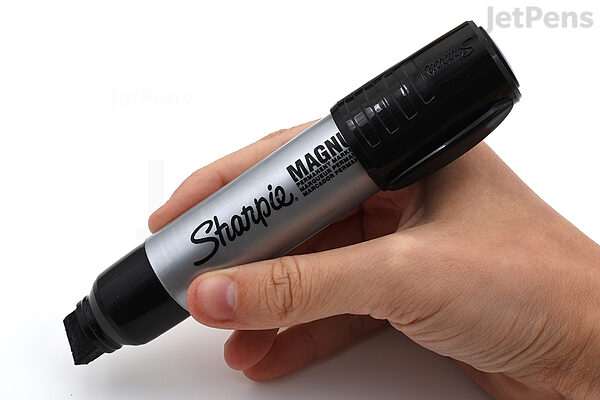 Marcatore permanente Sharpie Metal Magnum punta a scalpello Large 9-14,8 mm  nero - S0949850 a soli 9.32 € su