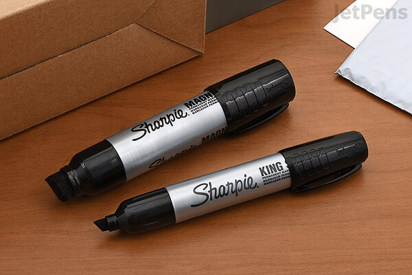 Sharpie King Size Permanent Markers Large Chisel Tip, Great for Poster  Boards, Black/Blue/Red, Pack