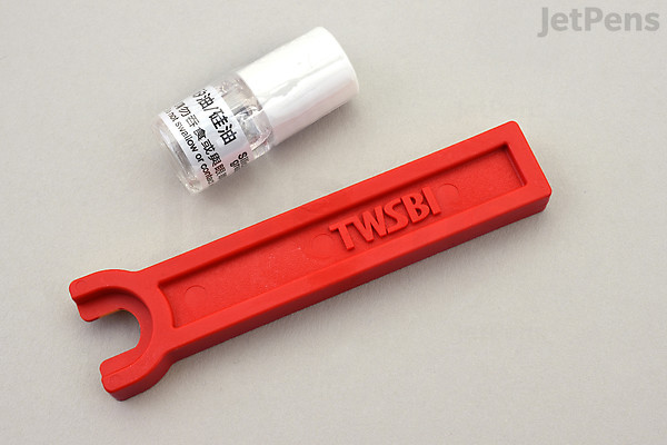 TWSBI ECO Crème Rose Gold Fountain Pen - Fine Nib - Limited Edition - TWSBI M7449520 TWSBI ECO Crème Rose Gold Fountain Pen - Fine Nib - Limited Edition - TWSBI M7449520