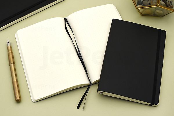 Leuchtturm1917 A6 Pocket Notitieboek blanco Red - De Groen BV Leuchtturm1917 A6 Pocket Notitieboek blanco Red - De Groen BV
