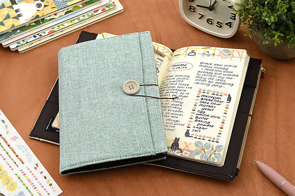 Midori Yuru Log Notebook - B6 - MD Cream - 5 mm Dotted - Cats | JetPens