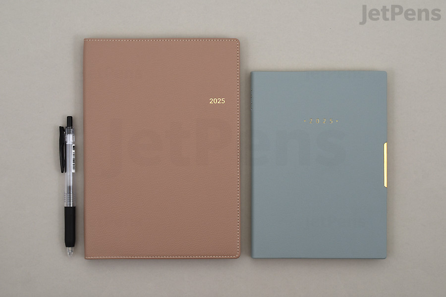 From left to right: NOLTY 6323 Ecri Weekly Planner A5 and NOLTY Ecri Plus Weekly Planner B6 sizes. 2025 version shown. Planner cover design may differ slightly year to year.