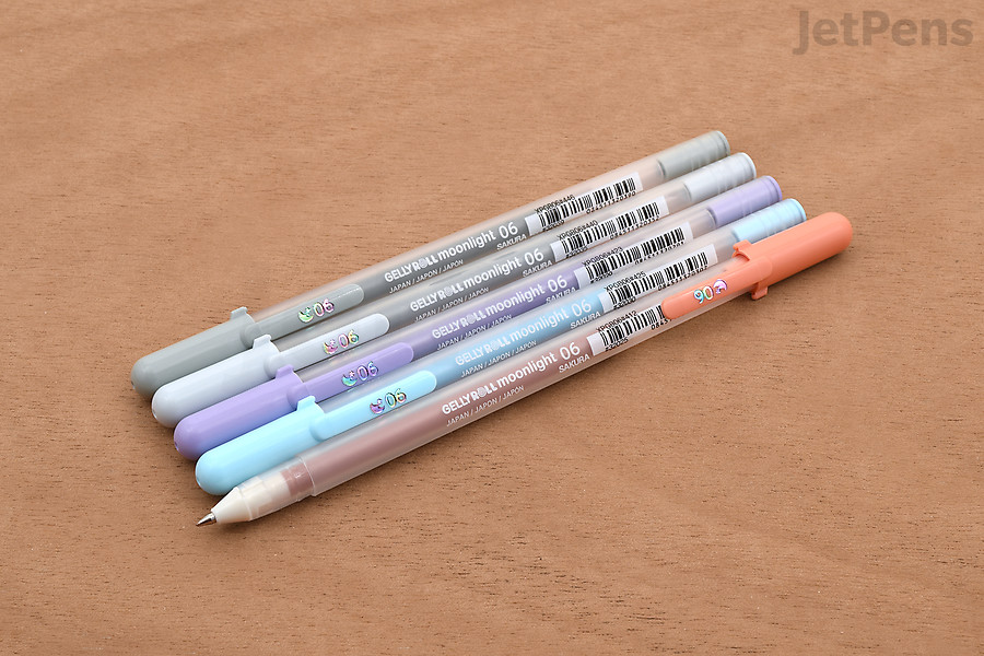 The Sakura Gelly Roll Moonlight is packed with opaque ink that makes it the best pastel gel pen for art.